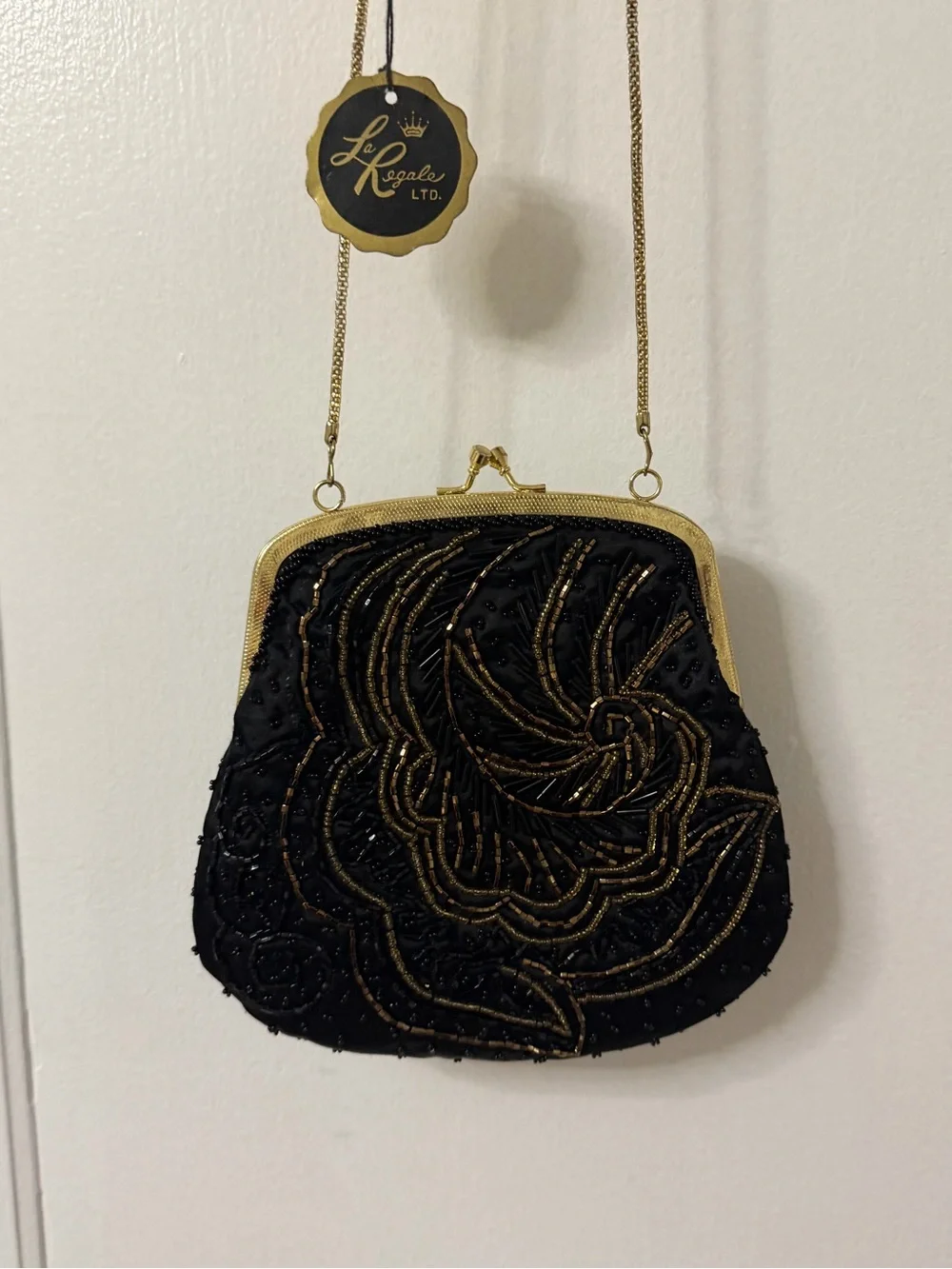 La Regale elegant black